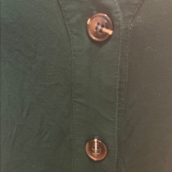 Elegant Green Button-Down Women's Top - Picture 5 of 7